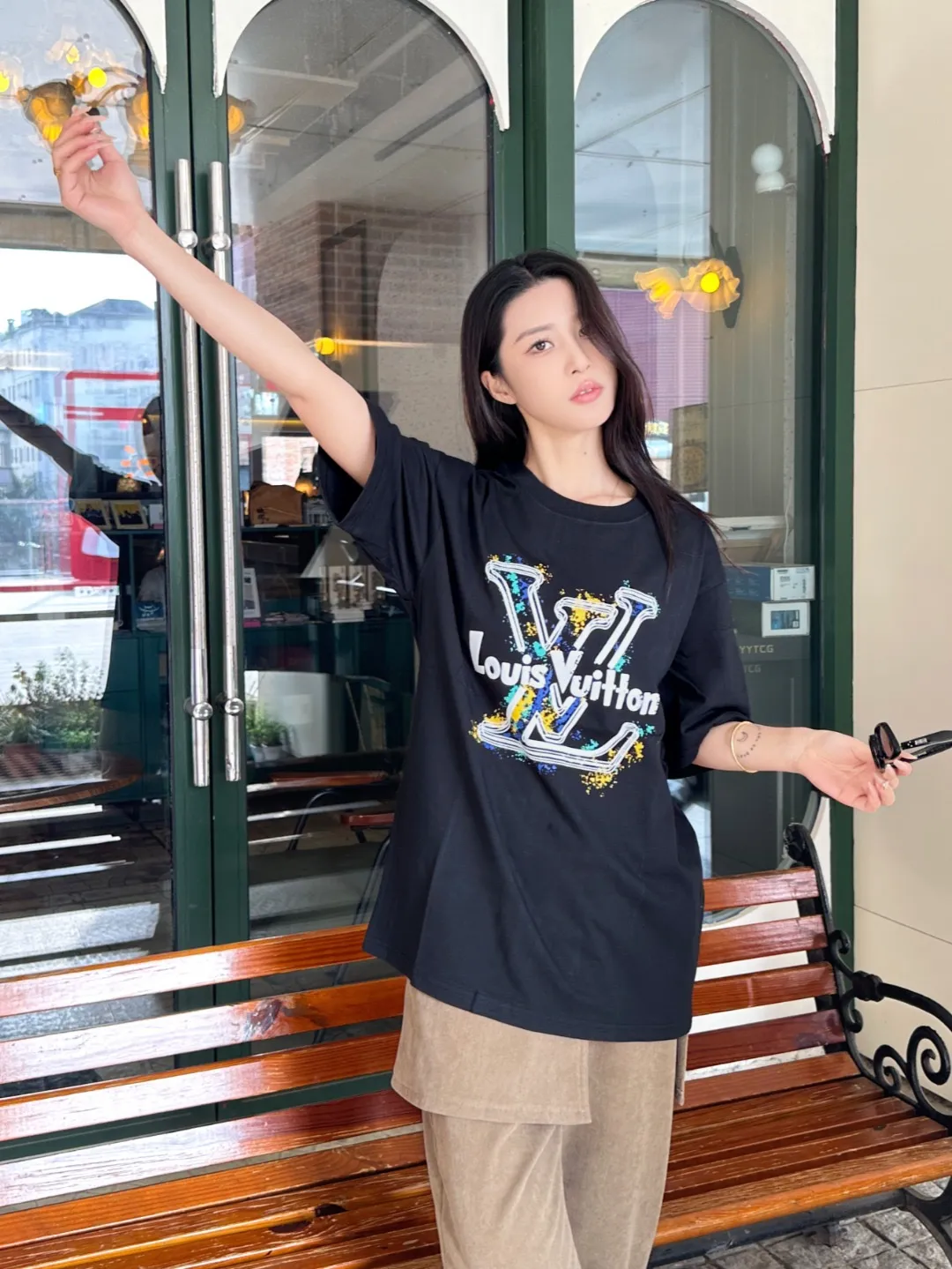 Louis Vuitton/Louis Vuitton graffiti large logo printed short sleeves